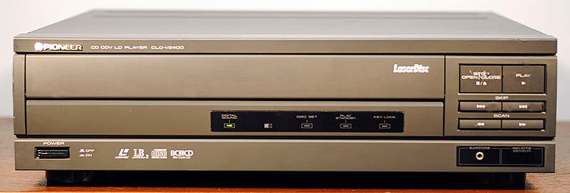 Pioneer UD-V2400 disc players