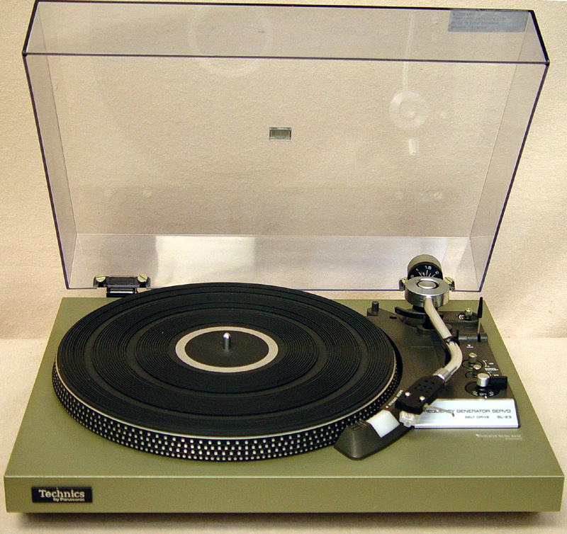 Technics SL-235 turntables